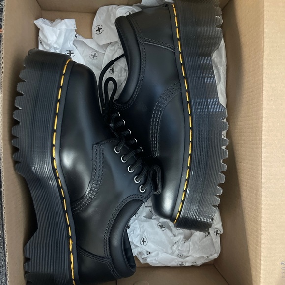 Dr. Martens 8053 Quad Smooth Leather Platform Oxfords - Picture 1 of 4